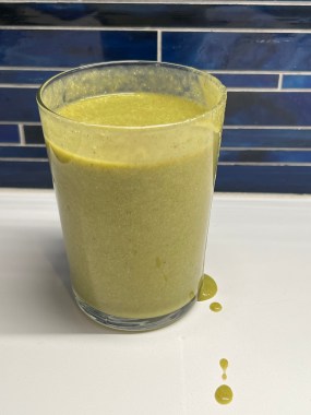 Spinach and Mango Smoothie